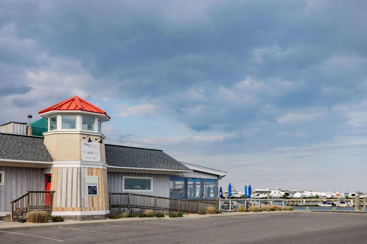 Super 8 By Wyndham Lindenhurst Exterior photo